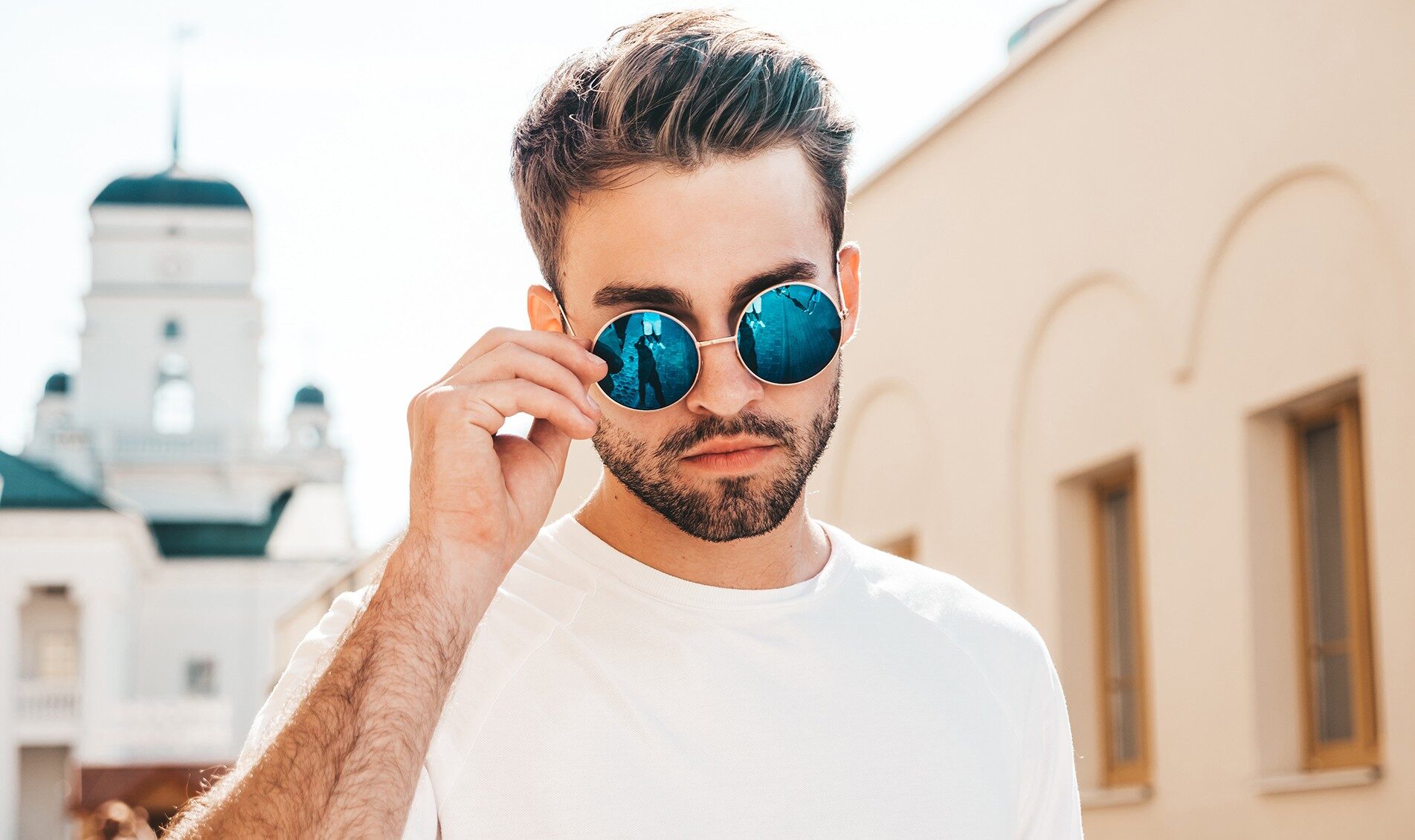 Why The Round Sunglass Trend Is Here To Stay: A Comprehensive Guide.